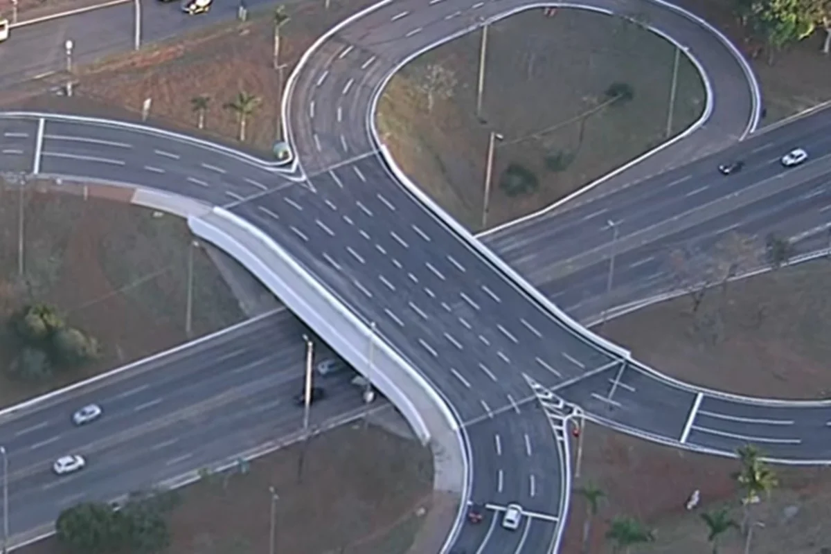 Viadutos do Eixão Norte são liberados totalmente para o trânsito