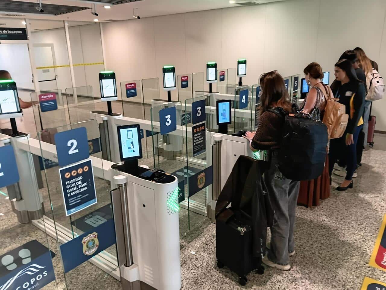 Viracopos acelera imigração com biometria e reduz tempo para 10 minutos no controle de fronteira