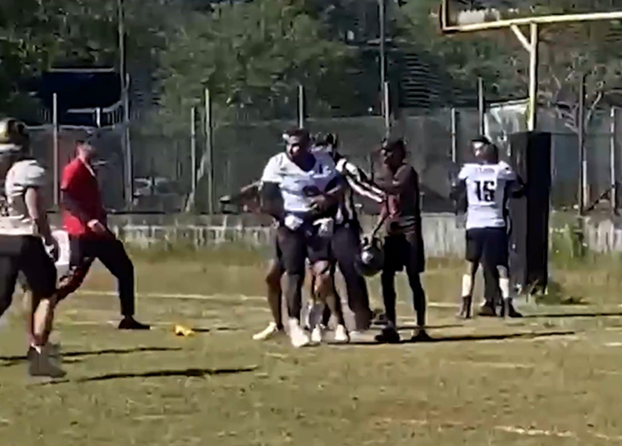Jogador agride árbitro em jogo de futebol americano na Superliga D1