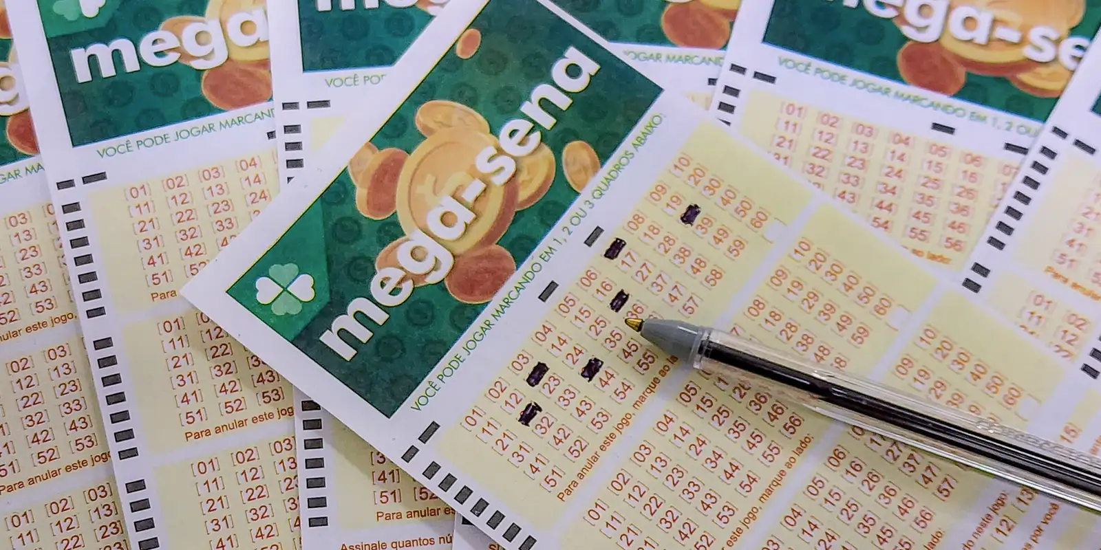 Mega-Sena acumula para R$ 135 milhões; próximo sorteio será na terça-feira