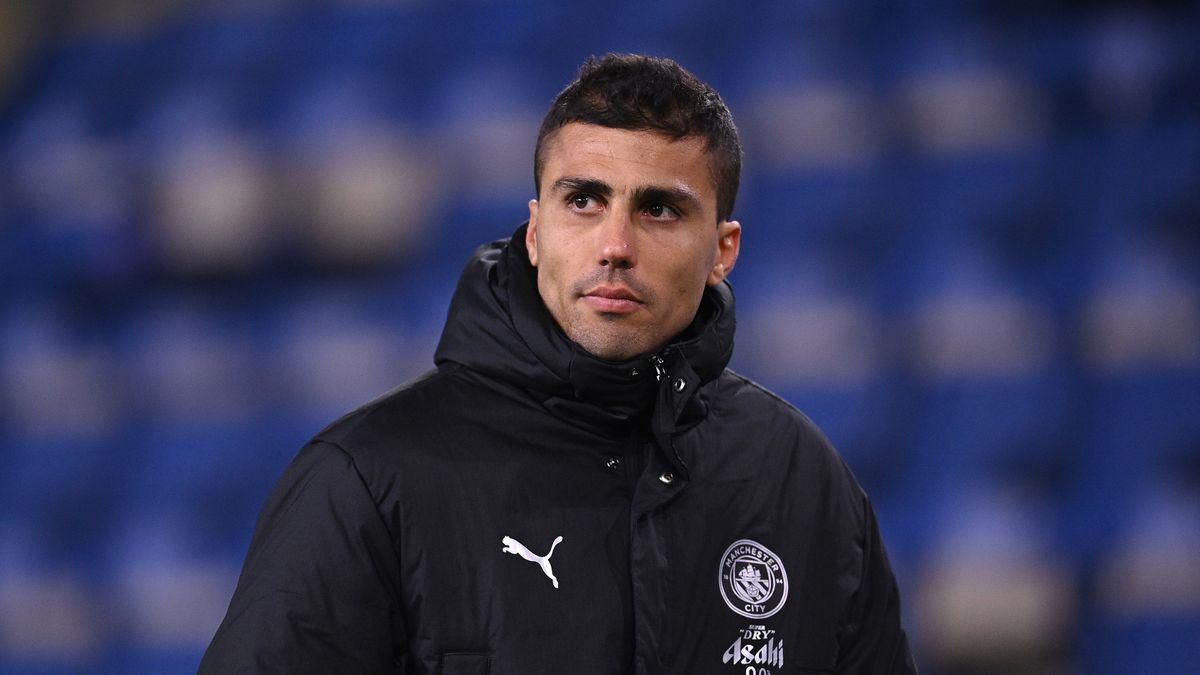 Man Utd Prepares as Man City Midfielder Rodri Eyes Move to Real Madrid