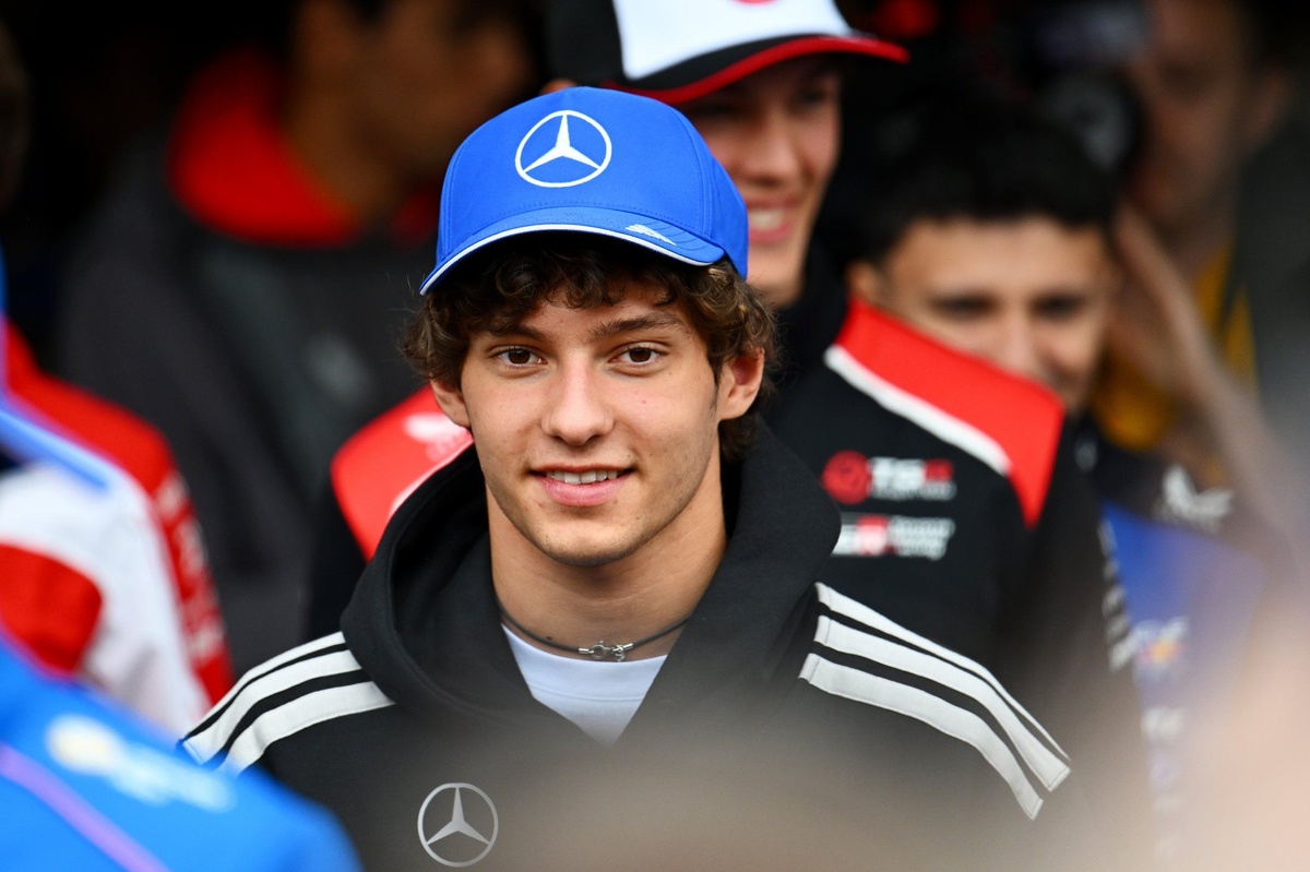 Ferrari Focus Limits Kimi Antonelli's Italian Support Says Steiner