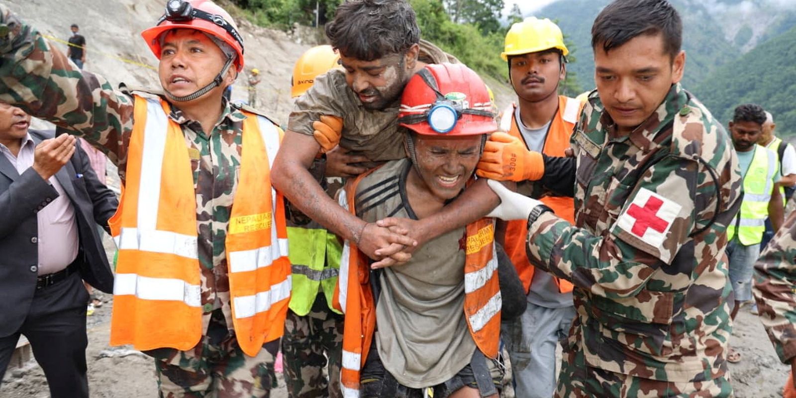 Nepal busca 900 trabalhadores de hidrelétricas em meio a desastre