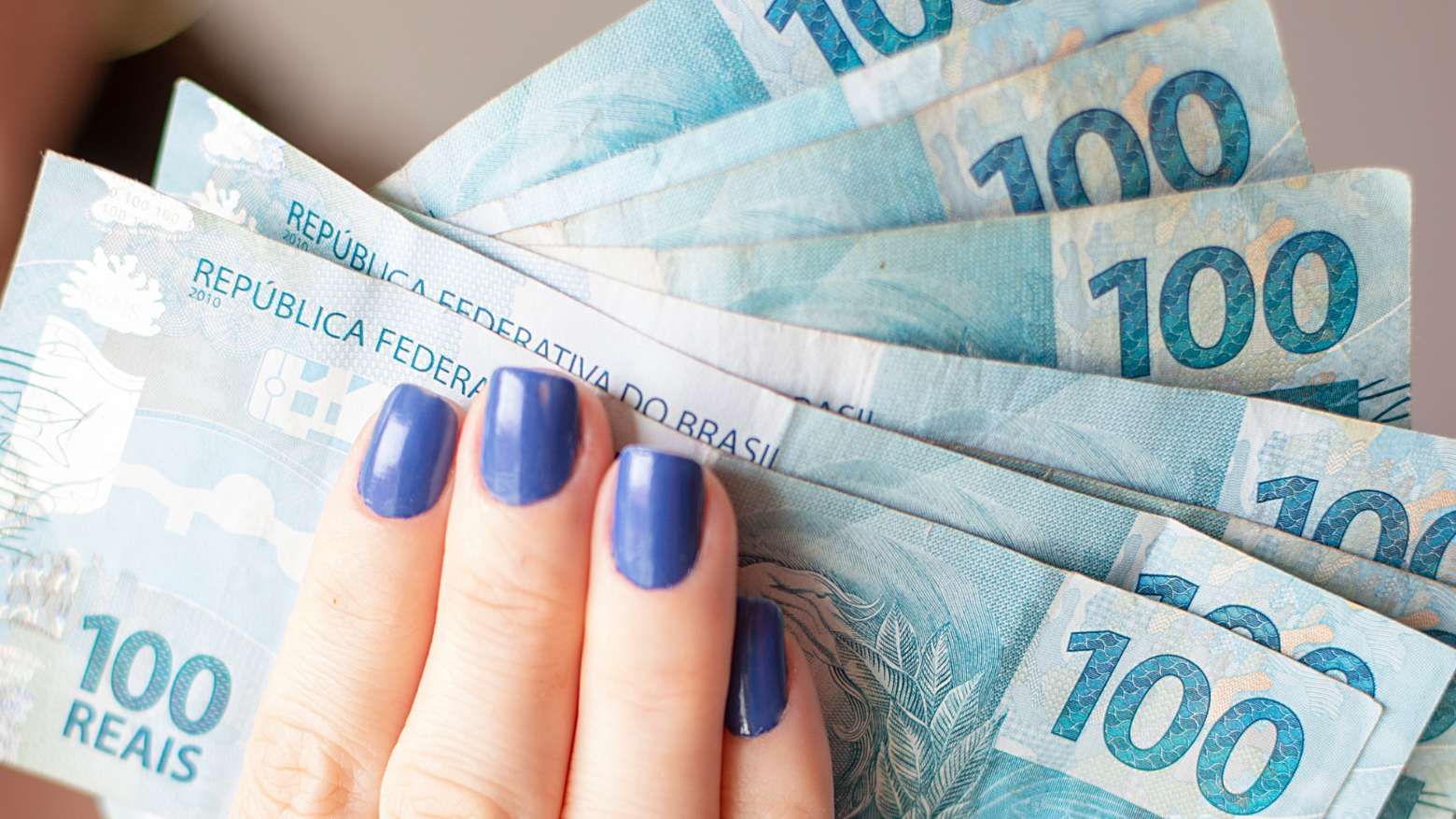 Empiricus lança 'estratégia 60/25/15' para renda extra em agosto