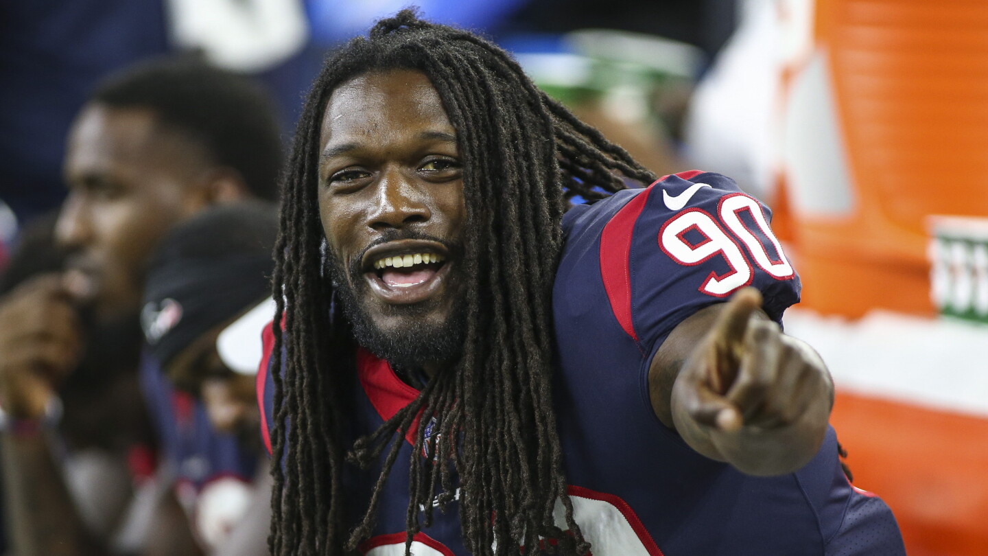Jadeveon Clowney Joins Houston Texans: 'He Fits Right In'