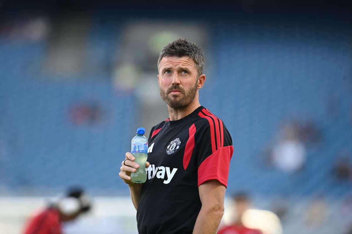 Manchester United Begin Premier League Campaign at Newly-Promoted Hull City