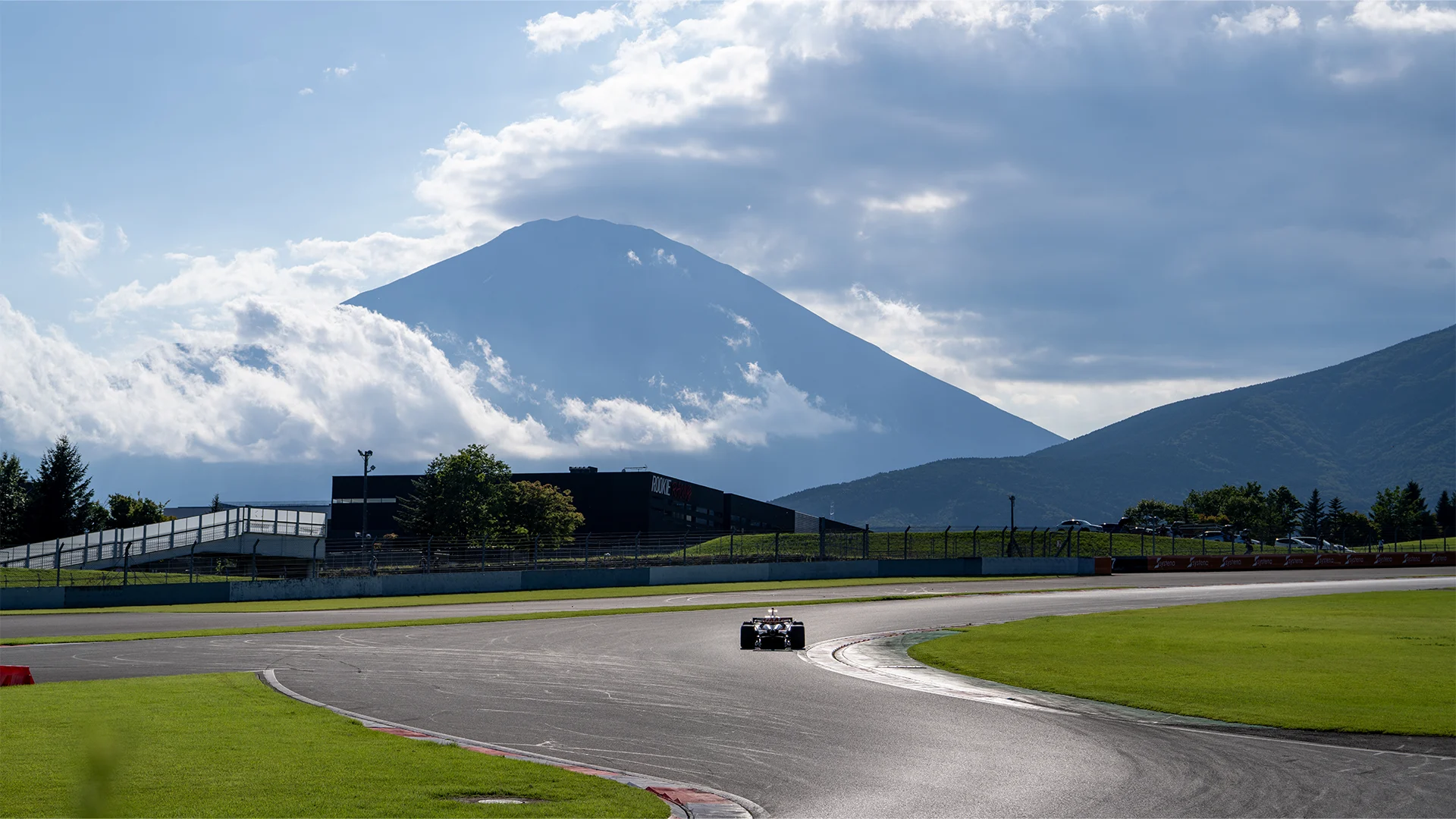 Haas Tests F1 Cars for Toyota-Sponsored Drivers in Fuji Speedway Show