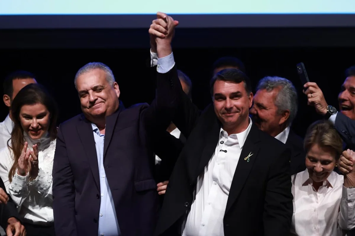 Flávio Bolsonaro Define Vice e Acelera Campanha