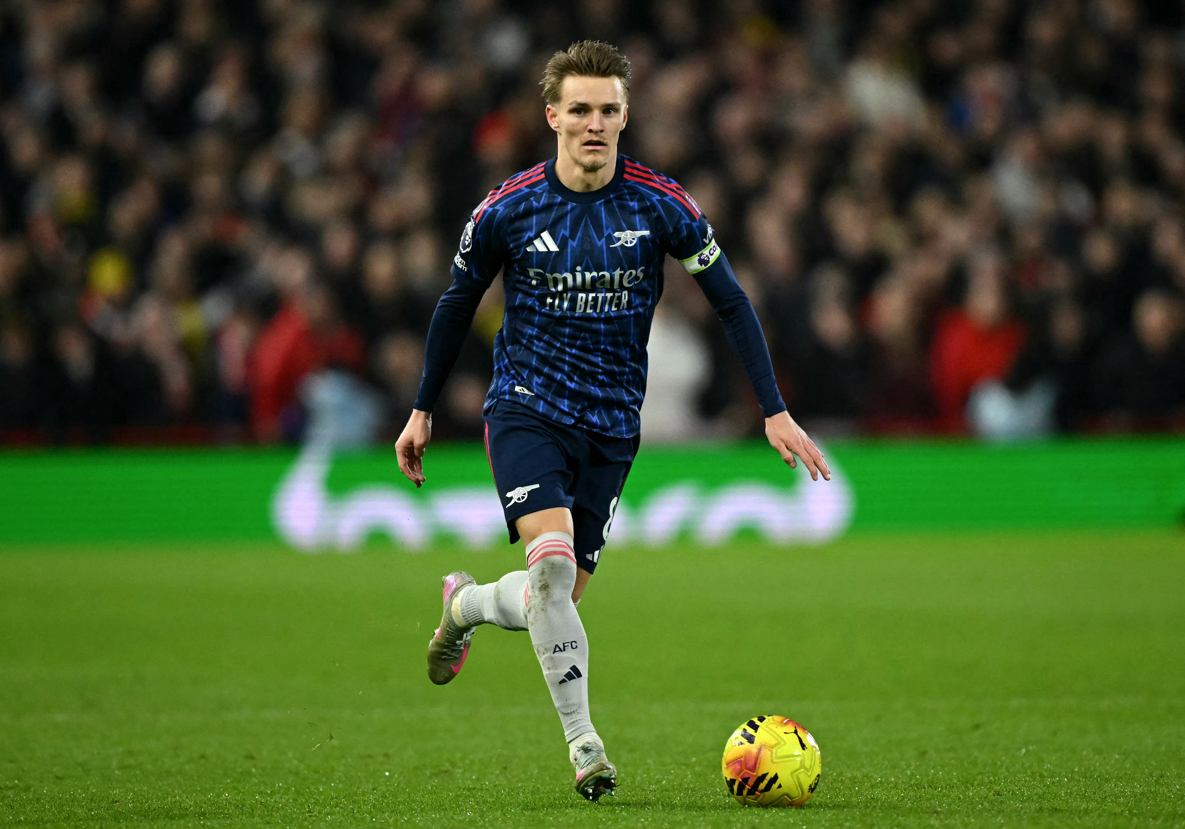 Odegaard pode deixar Arsenal após negociação com Guimarães