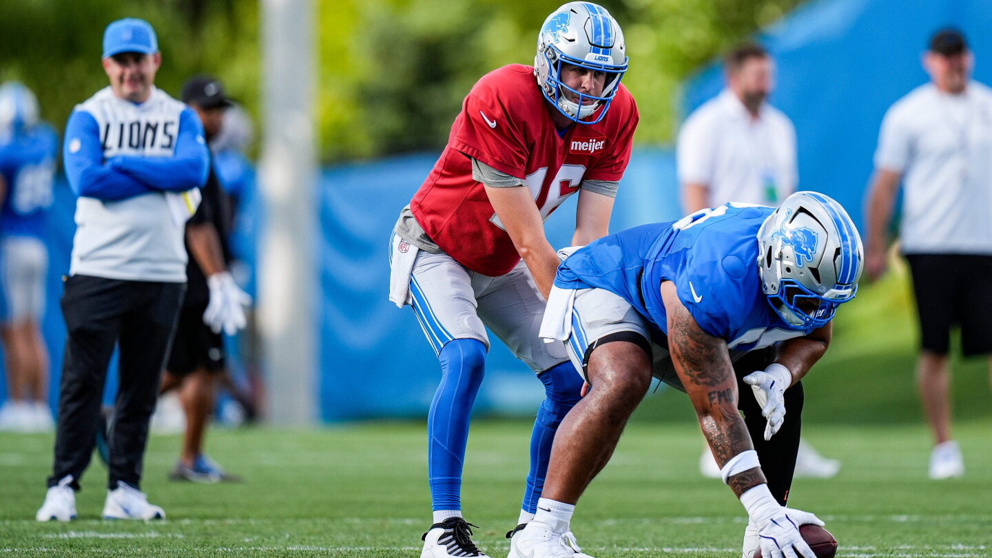 Juice Scruggs Unexpectedly Named Detroit Lions Starting Center for Saints Game
