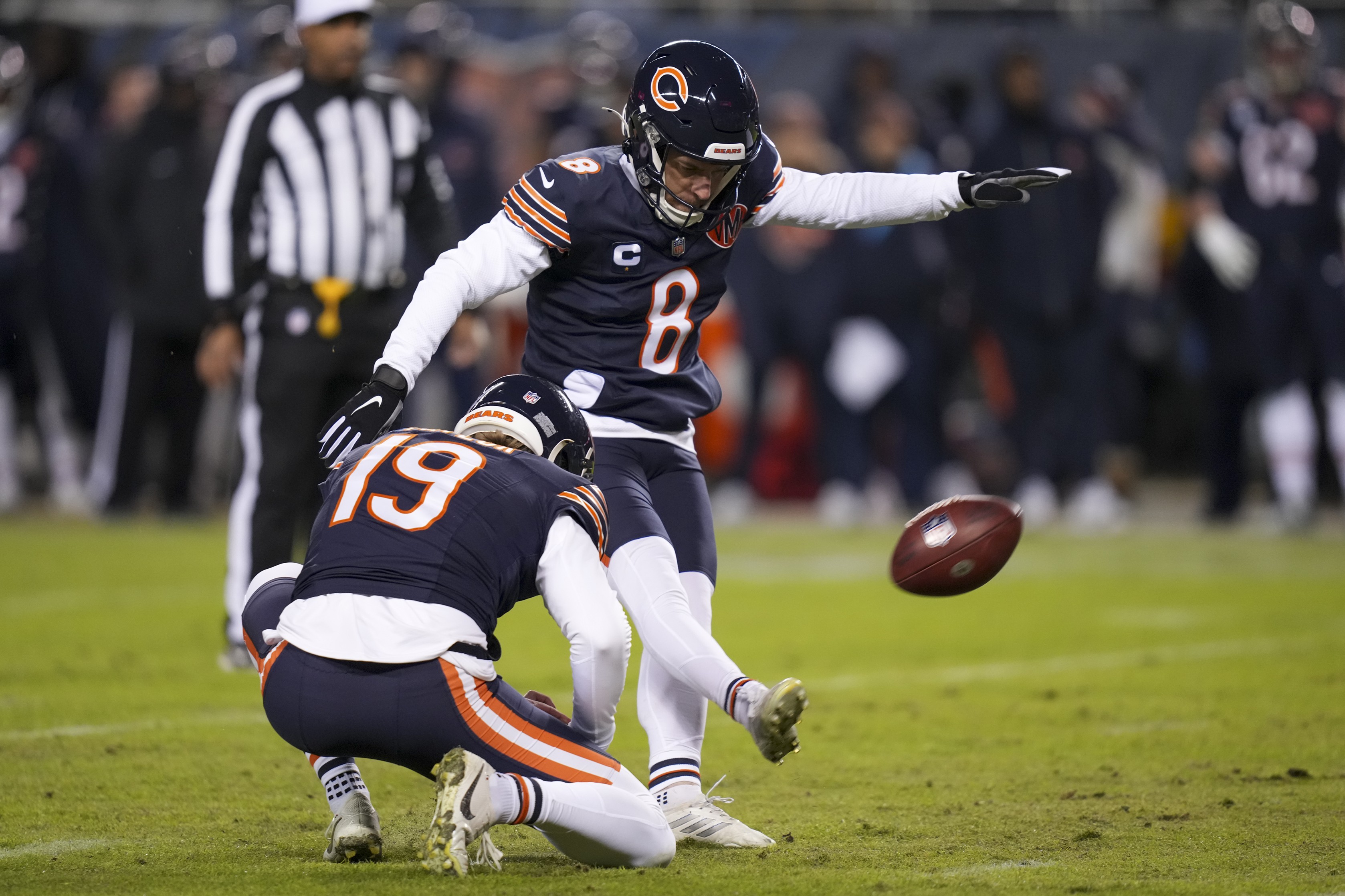 Cairo Santos: Kicker da NFL compara rotina a ‘piloto de avião’ para chutes decisivos