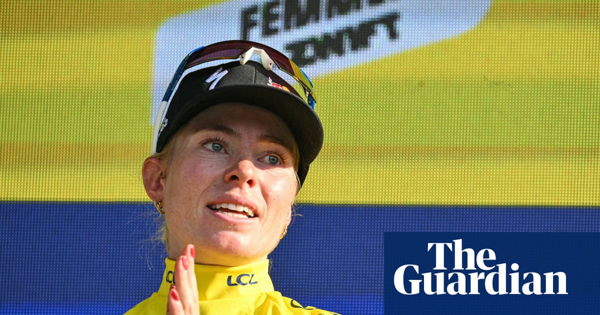 Vollering's Late Escape Snatches Yellow Jersey at Tour de France Femmes