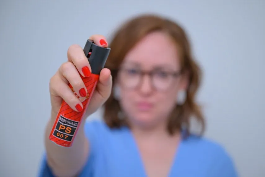 Lei permite vendas de spray de pimenta para defesa pessoal feminina