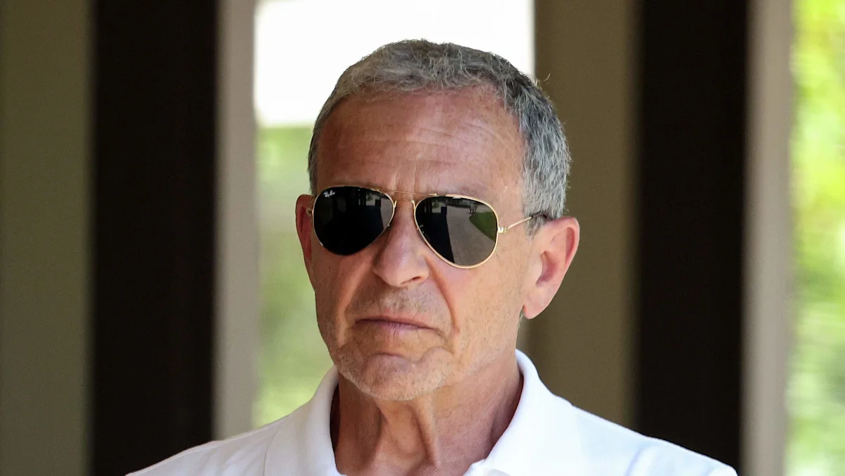 Bob Iger, ex-CEO da Disney, controlará 83% dos Lakers após novo acordo bilionário