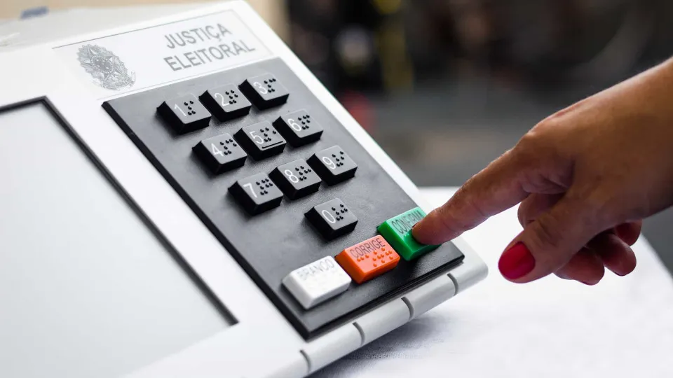 Abstenção em eleições cresce e desafia voto obrigatório