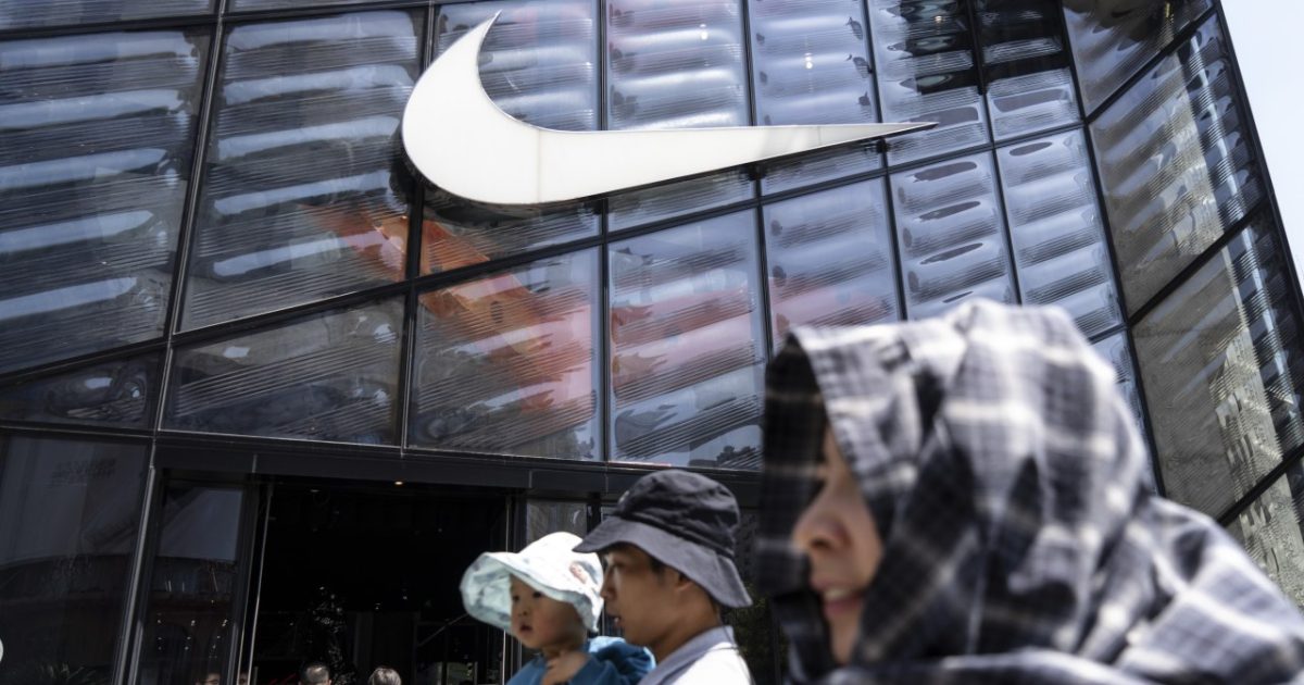 Nike encerra parcerias e reestrutura operação na China