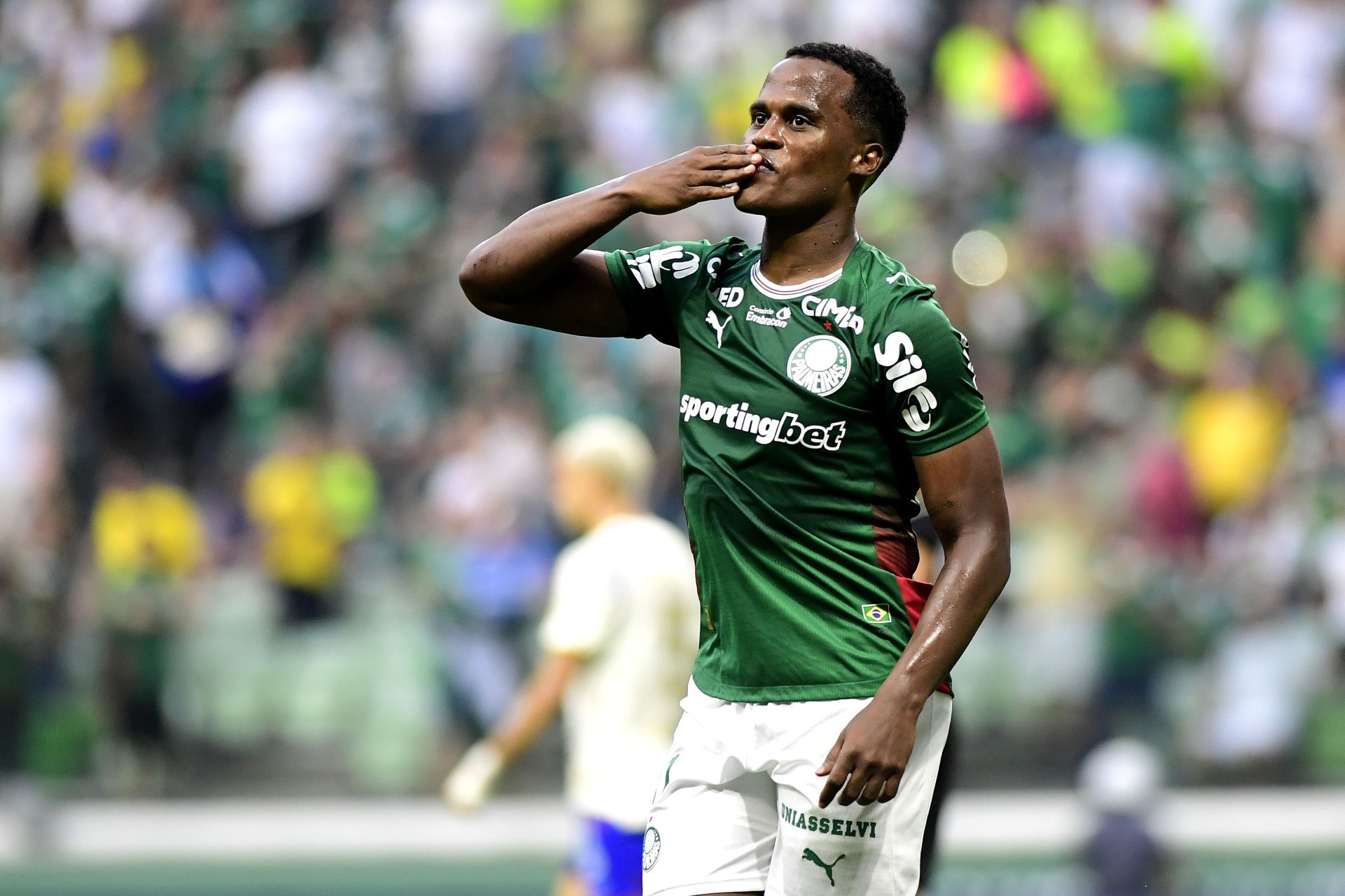 Jhon Arias se destaca e faz Abel Ferreira elogiar: 'Faz qualquer treinador do mundo melhor'