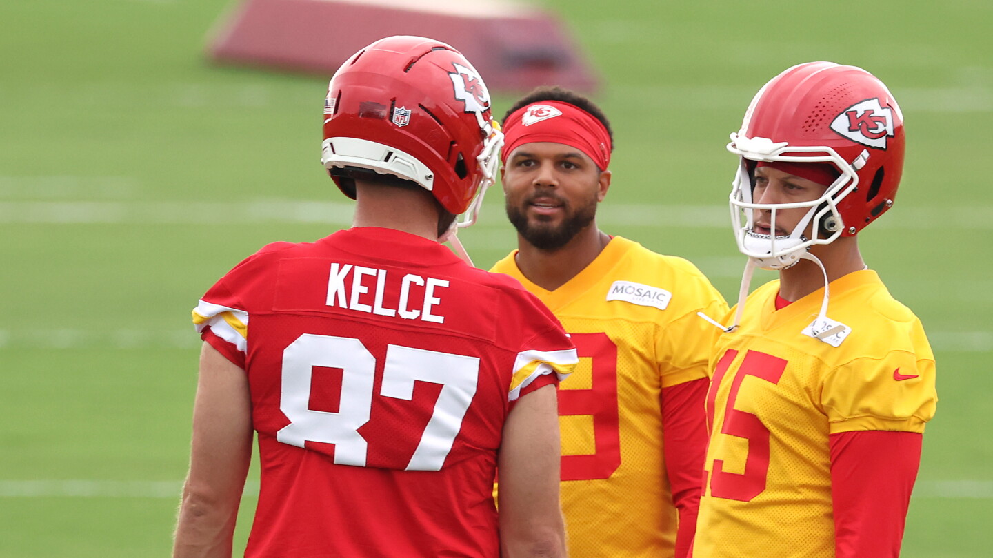 Travis Kelce Vows to Lead Chiefs Better in 2026 as Team Struggles