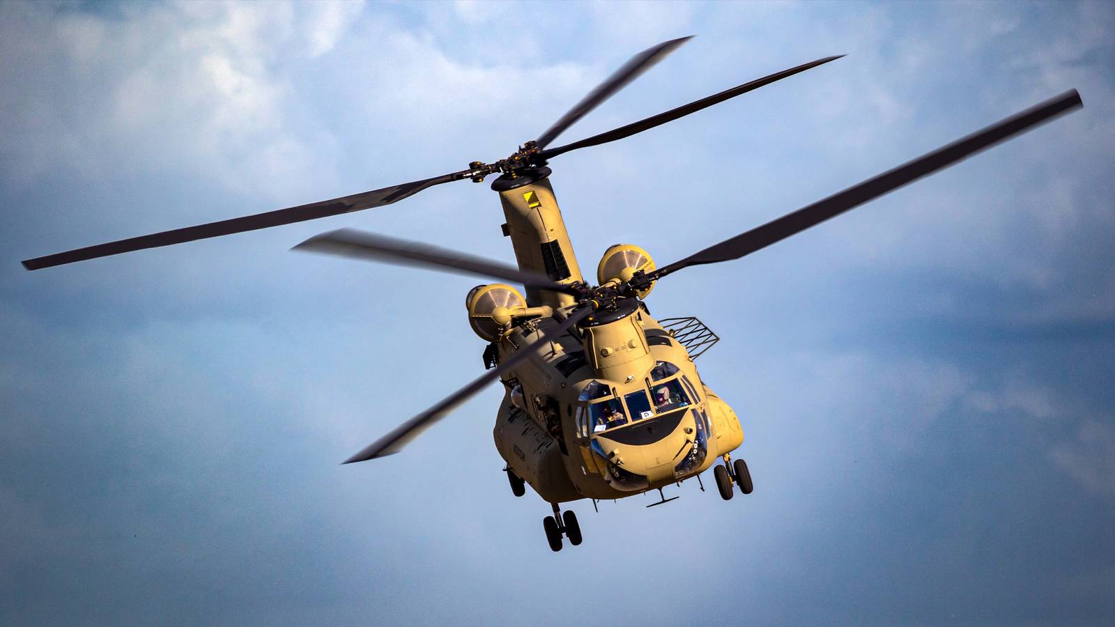 Contrato de US$ 472 milhões estende vida de helicóptero Chinook da década de 60 até 2040