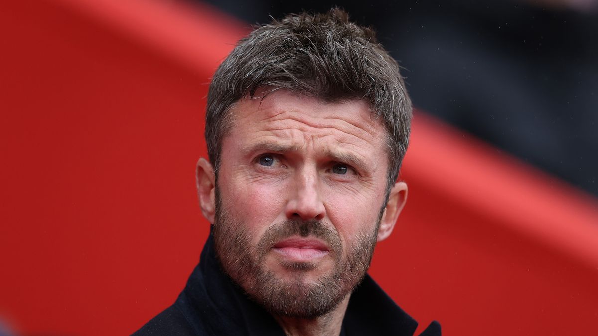 Michael Carrick's Major Makeover: 5 Stars Out, New Signings In at Manchester United