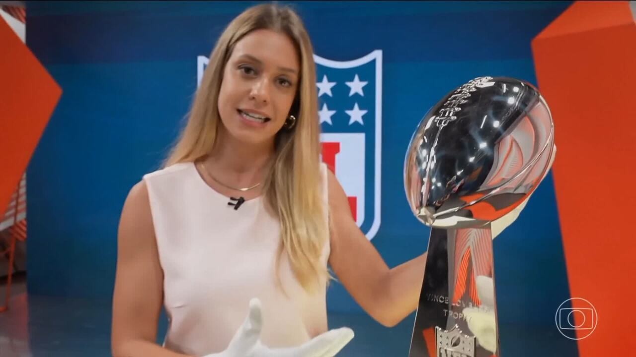 NFL Rio Game: balão, escultura na areia e letreiros aéreos agitam a cidade antes do jogo histórico