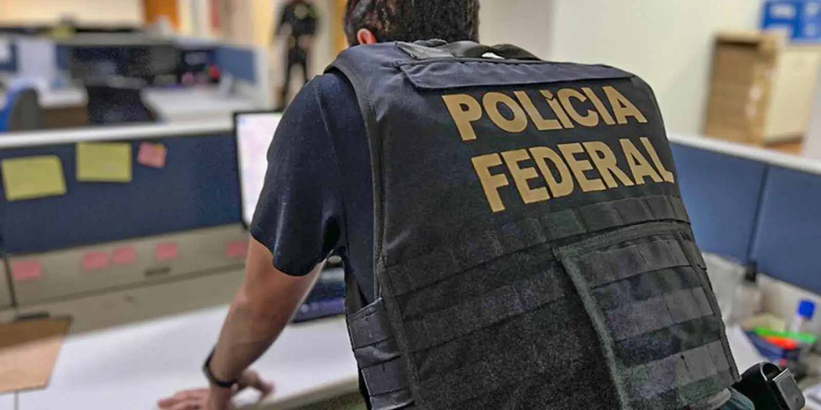 PF desarticula grupo que desviou R$ 45 milhões de contas da Caixa