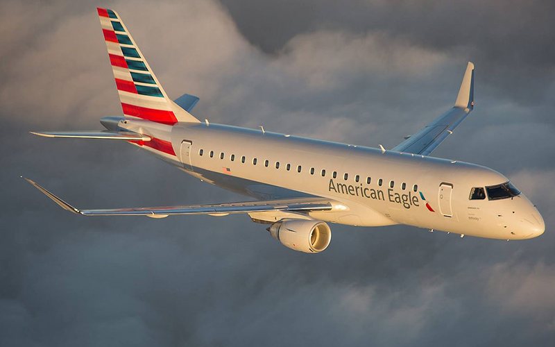 Embraer E175 faz história nos EUA com primeiro voo comercial usando eSAF sintético