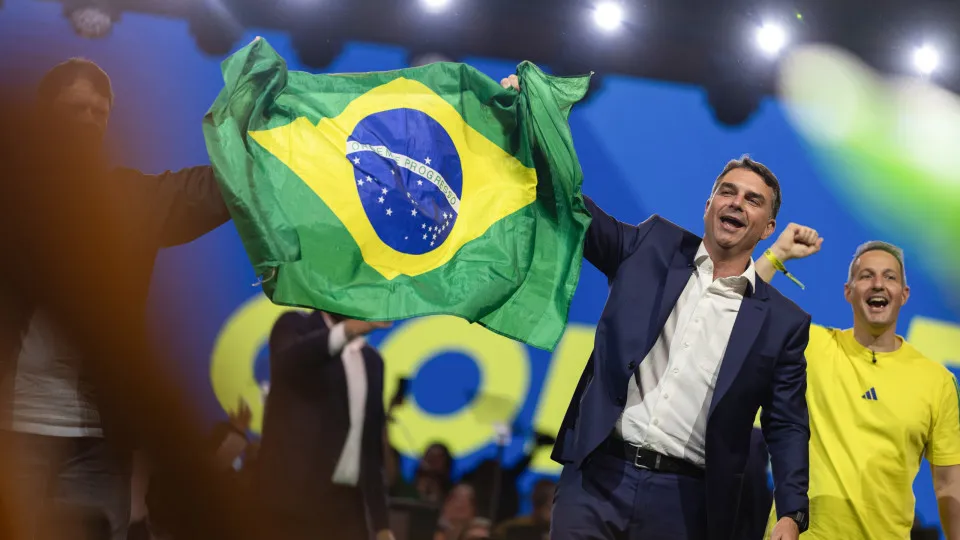 Seis membros da família Bolsonaro devem disputar eleições de 2026