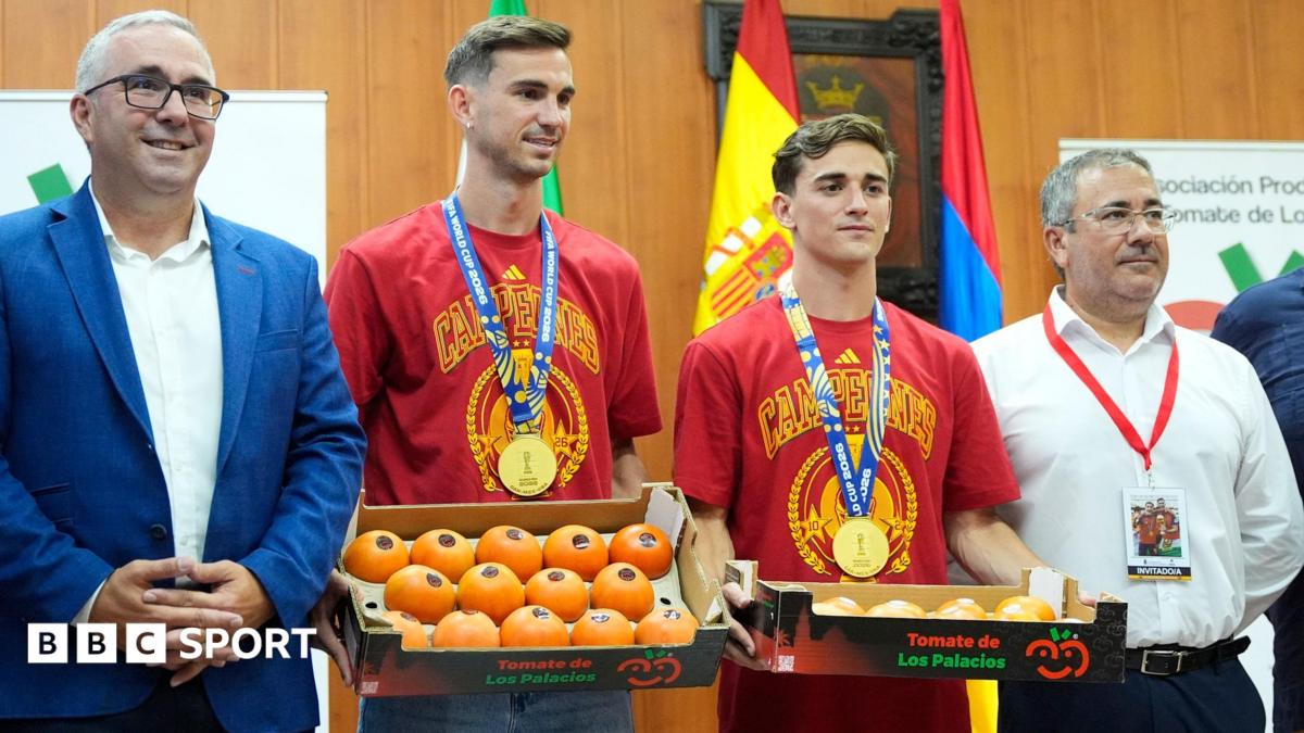 Spain Midfielders Rewarded With 150kg of Tomatoes After World Cup Triumph