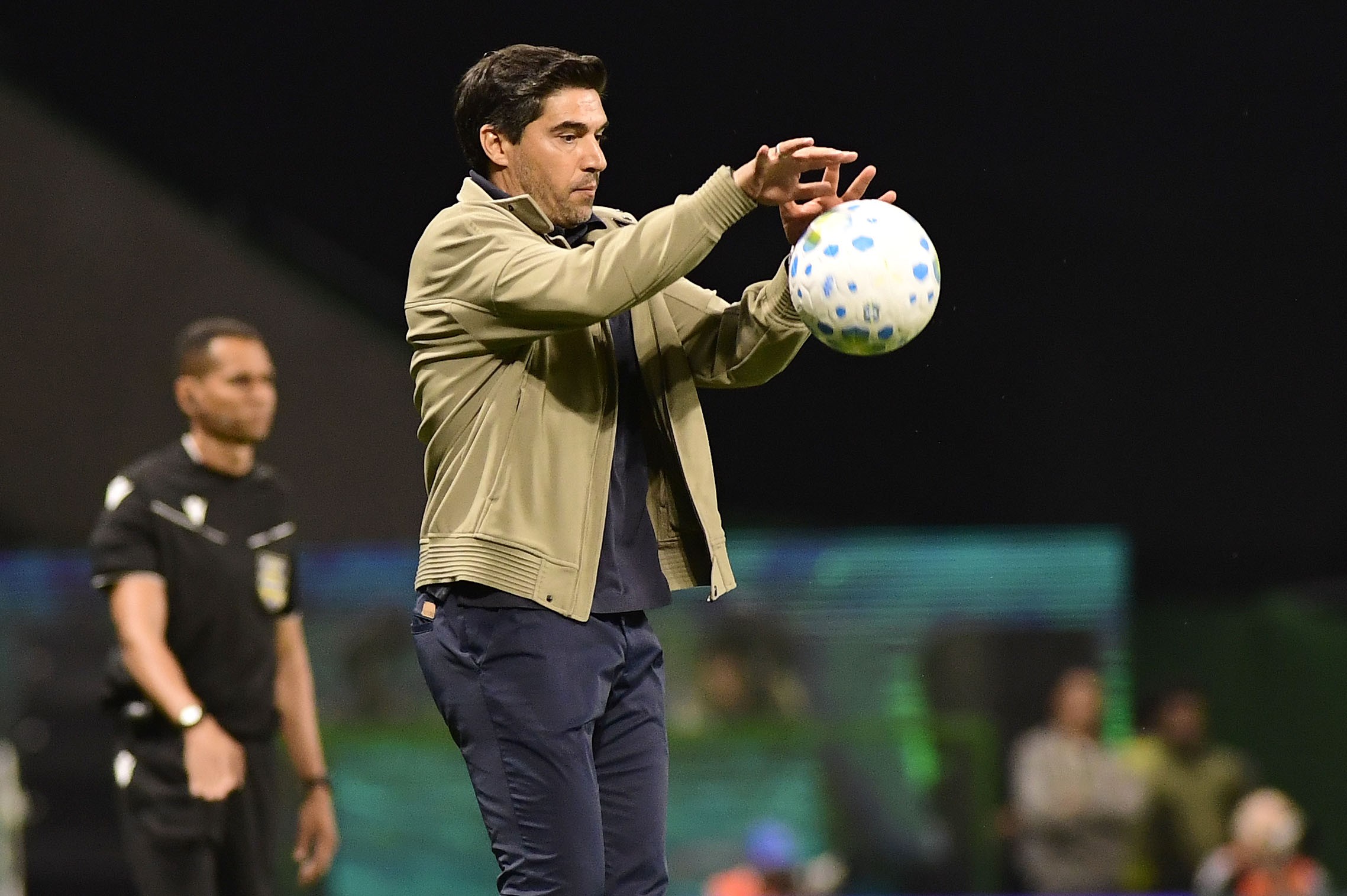 Abel Ferreira defende Carlos Miguel e elogia Paulinho após derrota para o Atlético-MG