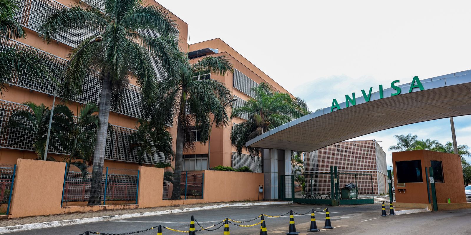 Anvisa proíbe produtos sem registro que prometem emagrecimento