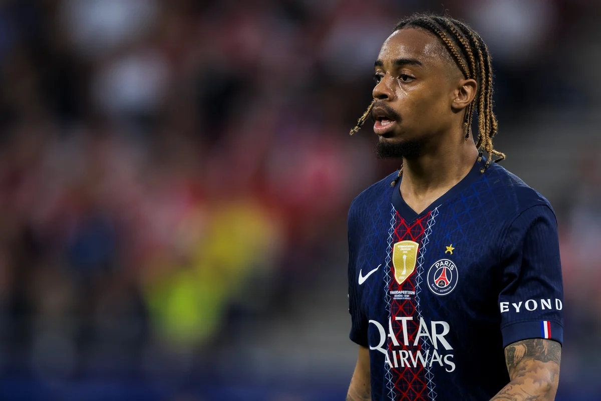 Liverpool acerta com Barcola, do PSG, em acordo milionário de R$ 700 milhões