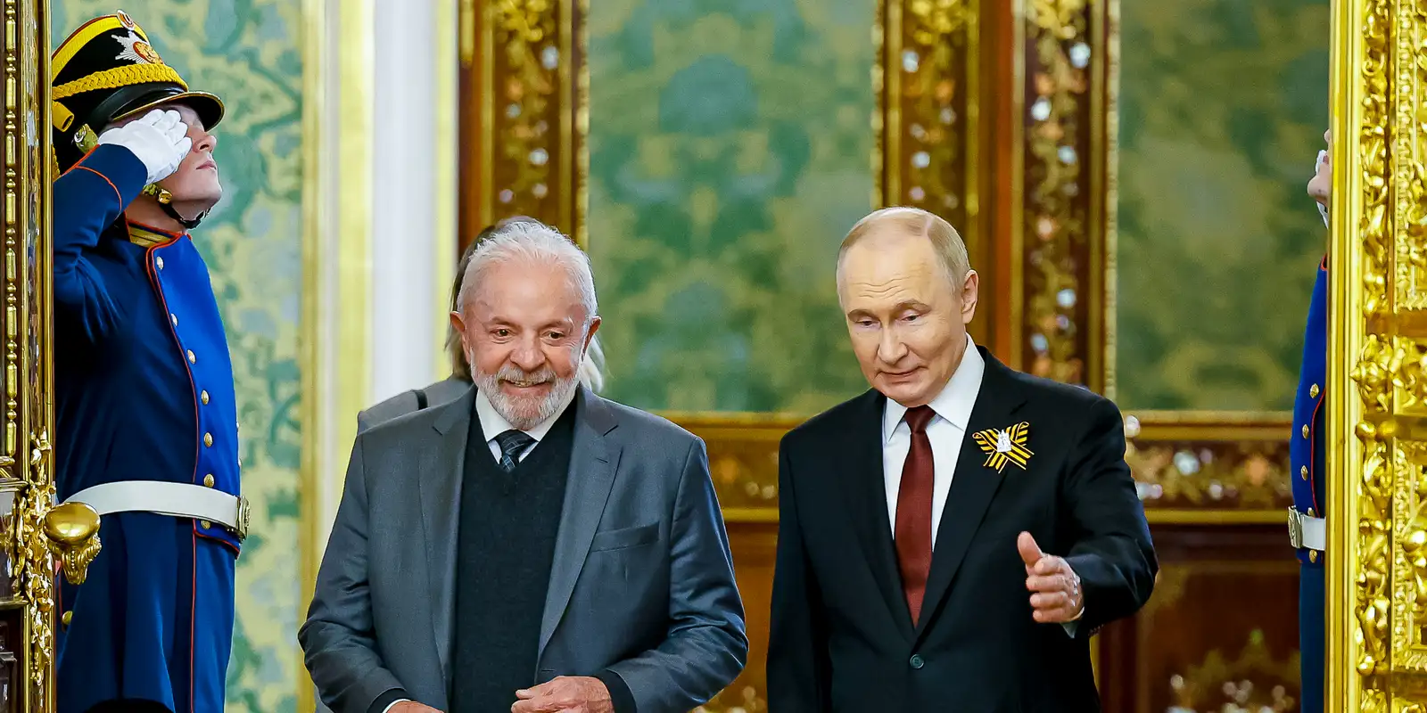 Lula e Putin conversam sobre comércio e geopolítica por telefone