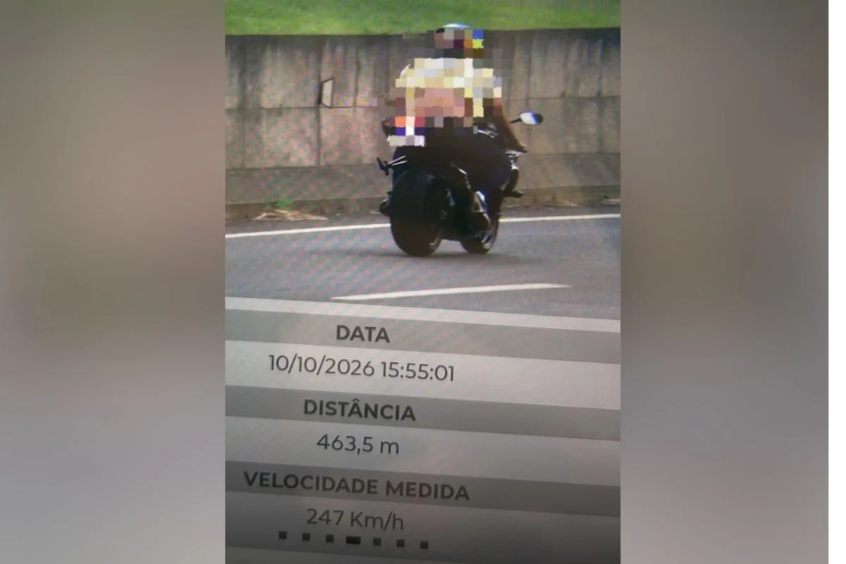 Moto voa a 247 km/h em rodovia no interior de SP e é flagrada pela PM Rodoviária