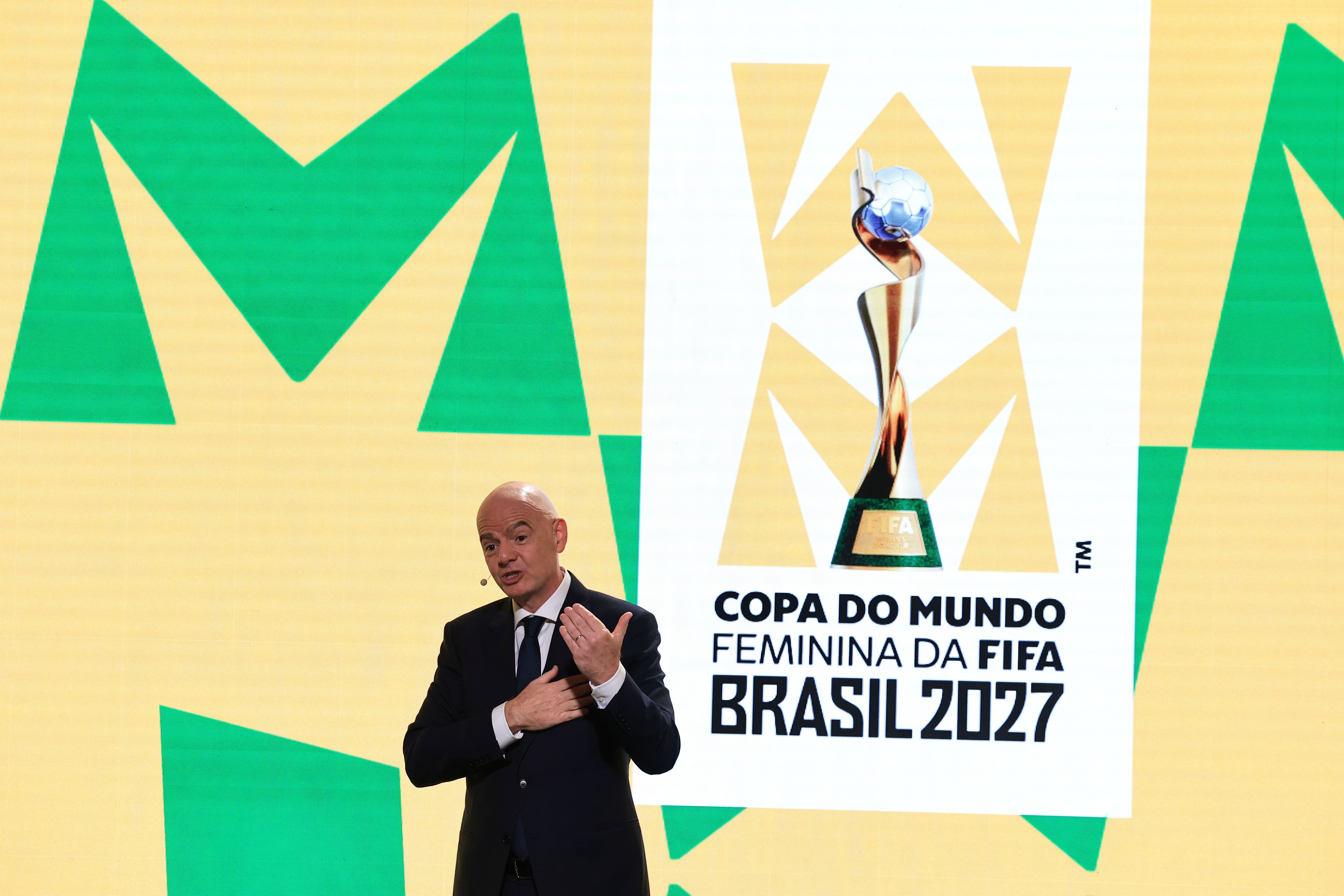 Fifa negocia transporte gratuito para torcedores com ingresso na Copa Feminina 2027 no Brasil