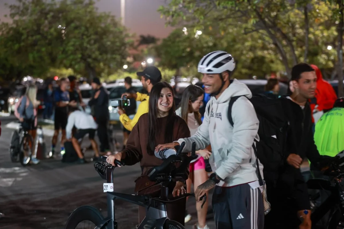 Corrida de Triatlo: Metrópoles Endurance Atrai Competidores Emolhados