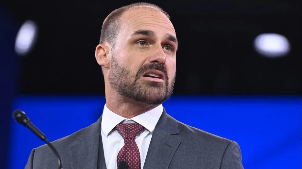 Eduardo Bolsonaro desafia integridade eleitoral em novo ataque