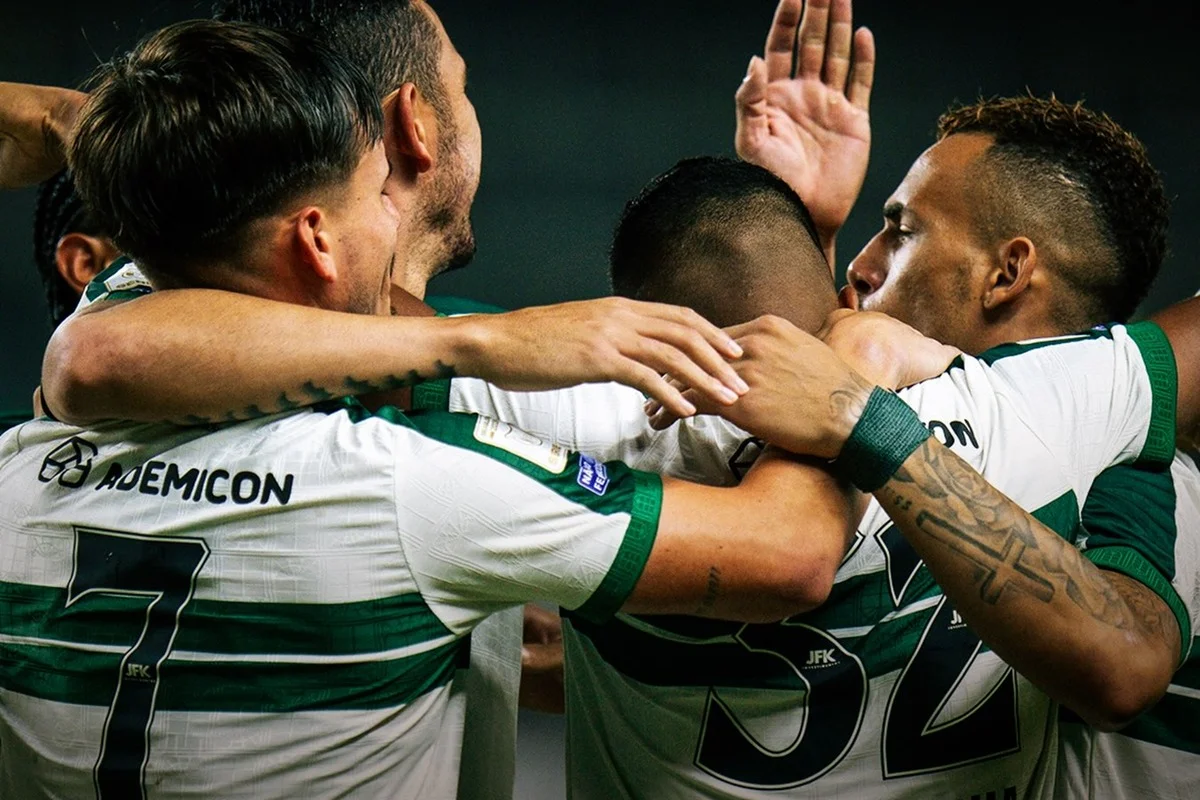Brasileirão: Coritiba vira duas vezes contra o Remo e se aproxima do G6