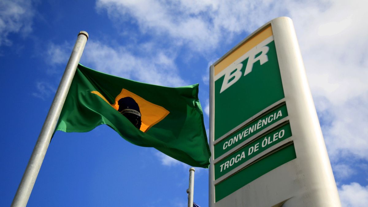 Petrobras quase dobra lucro e anuncia proventos bilionários para acionistas
