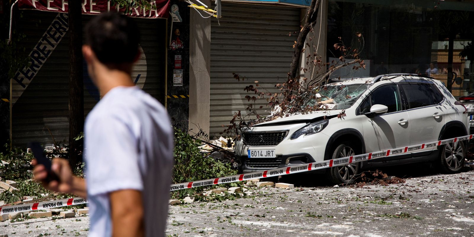 Granada sofre tremores; três pessoas se ferem e emergência declarada