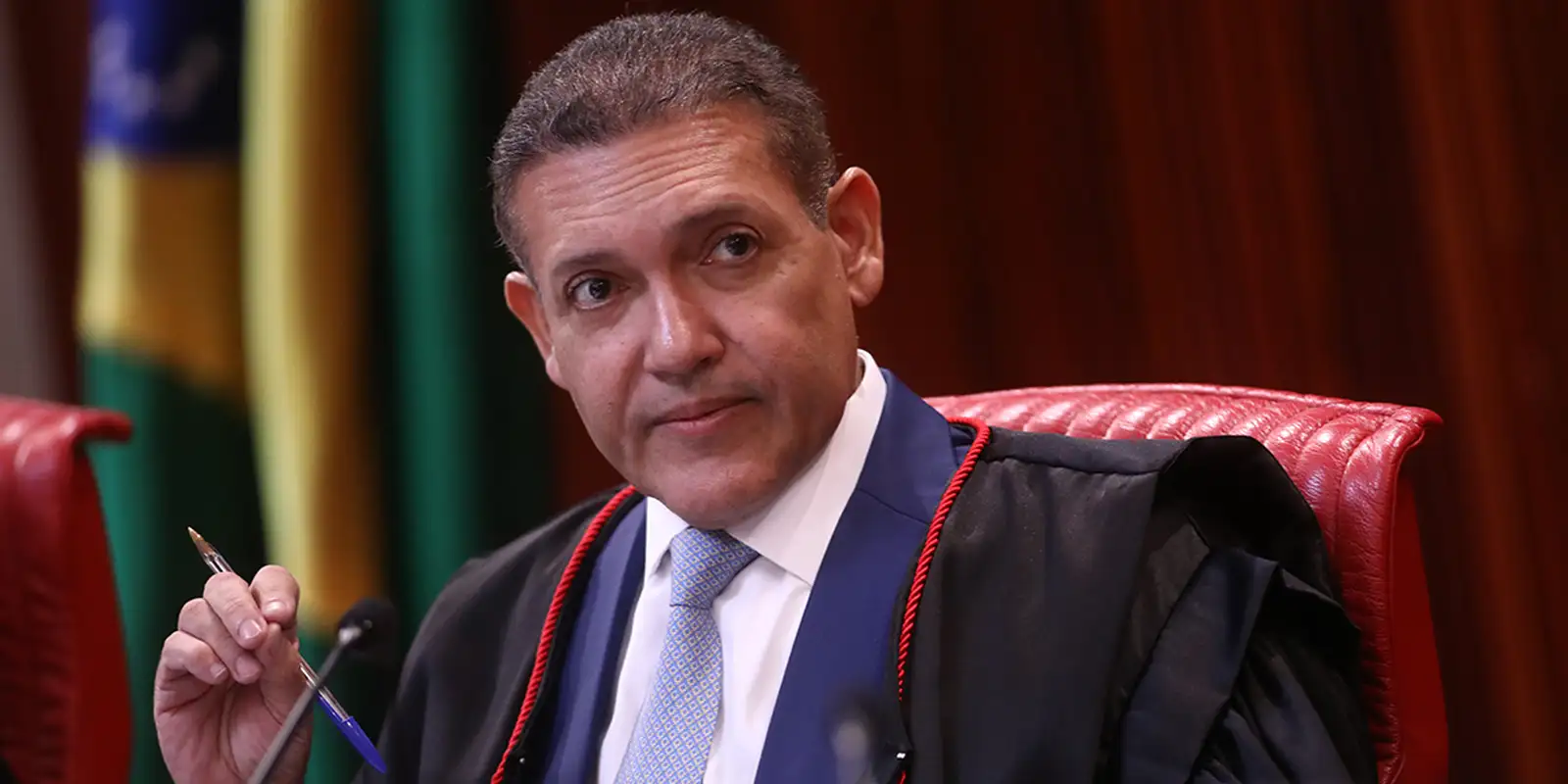 Urna eletrônica é patrimônio da democracia, diz ministro do TSE