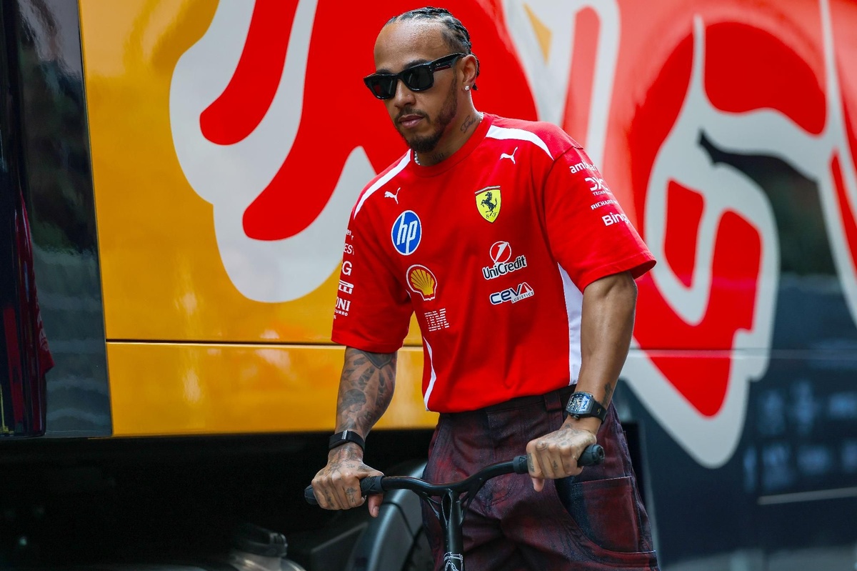 Lewis Hamilton Shows Off Golden Retriever Puppy Halo After Big Season