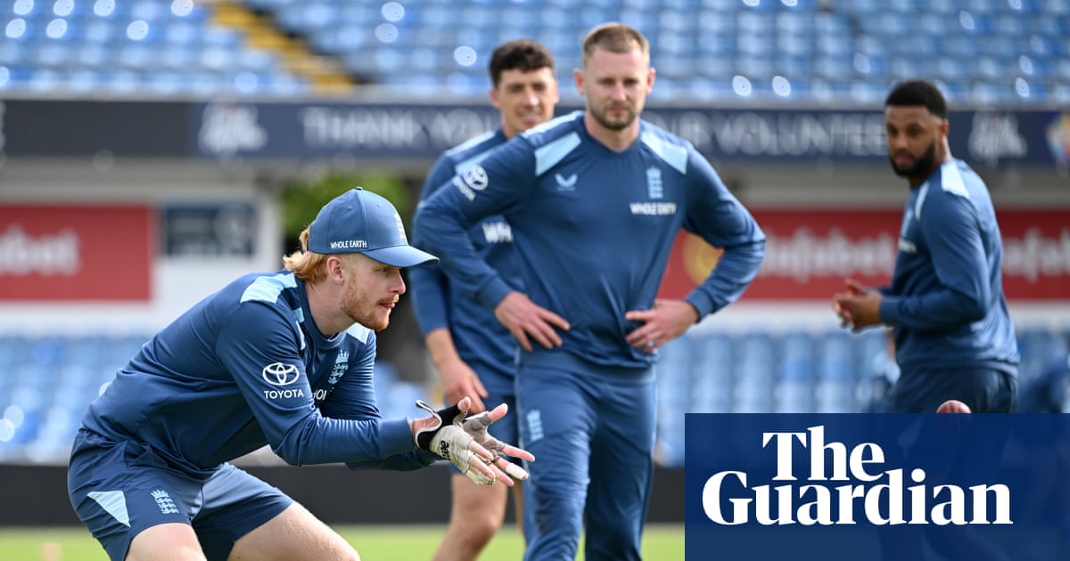 Self-Sabotaging England and Pakistan Battle in 'El Dysfunctiono' Cricket Series