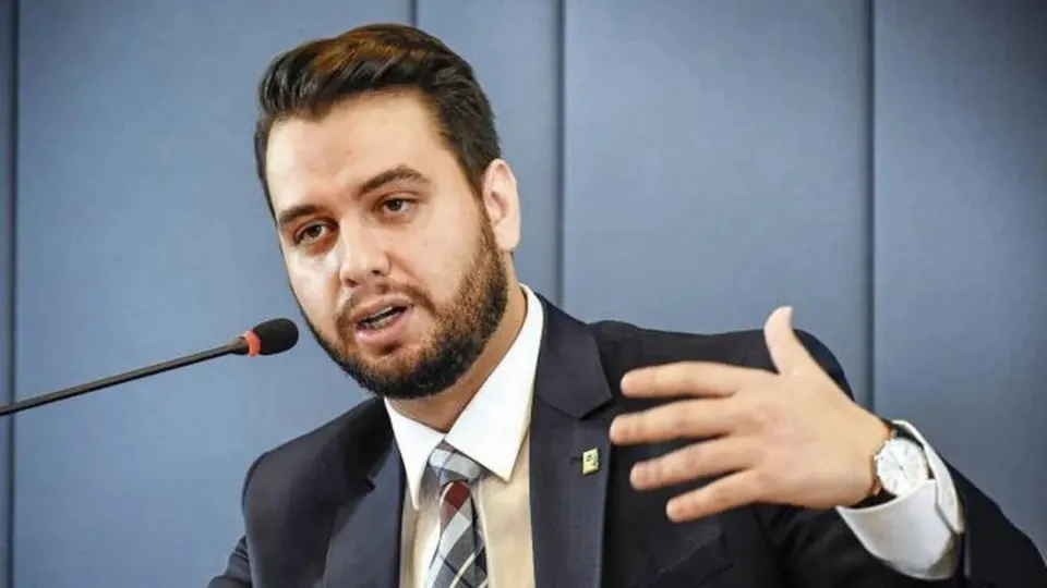 Juiz dos EUA diz que registro de imigração de Filipe Martins é falso e cobra explicações