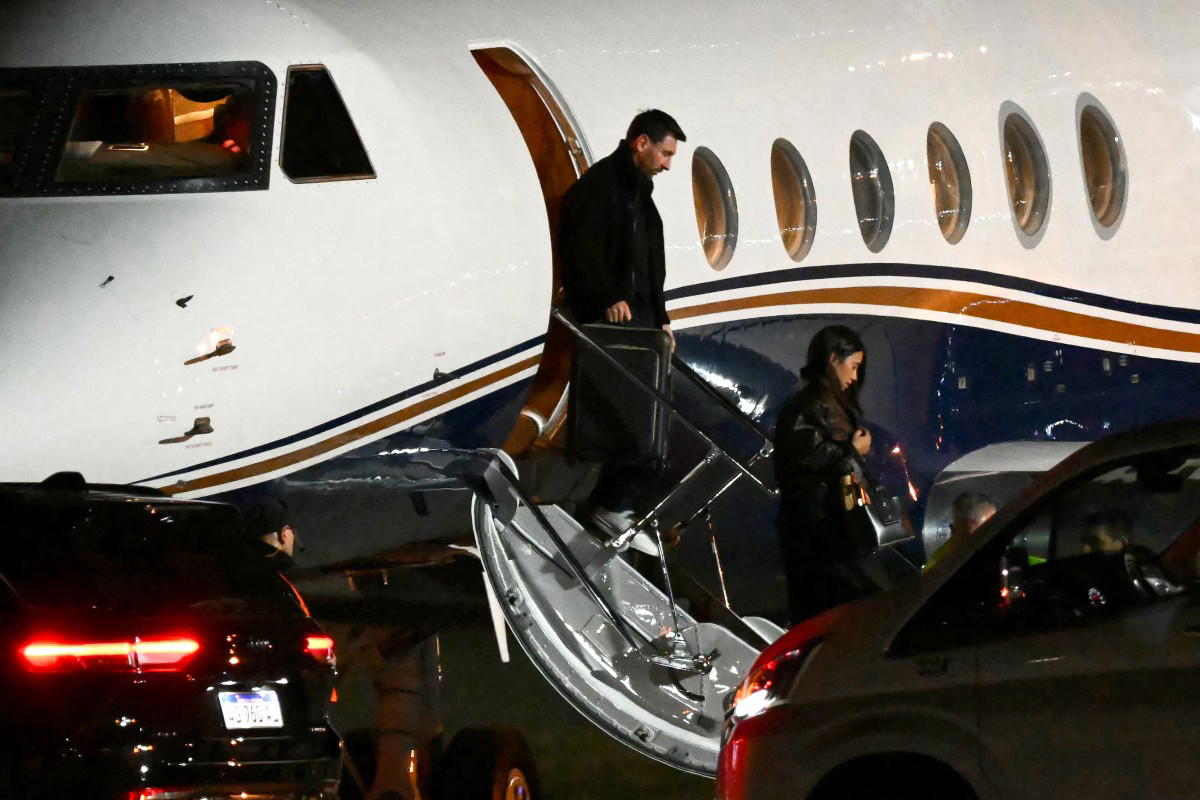 Lionel Messi Flies Home to Say Farewell to Dad Jorge