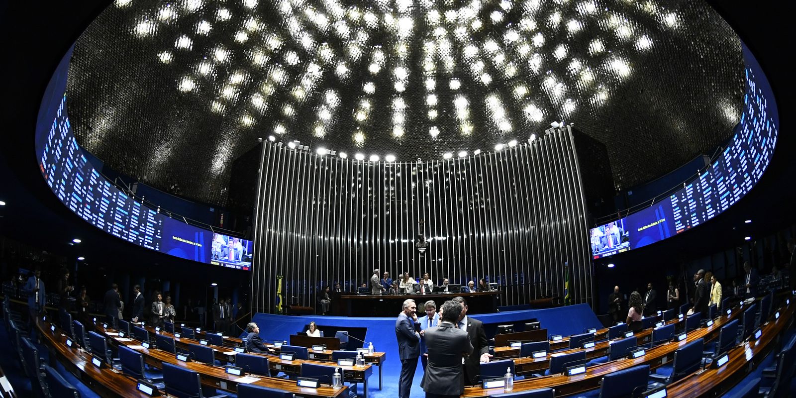 Congresso com sessões limitadas antes das eleições