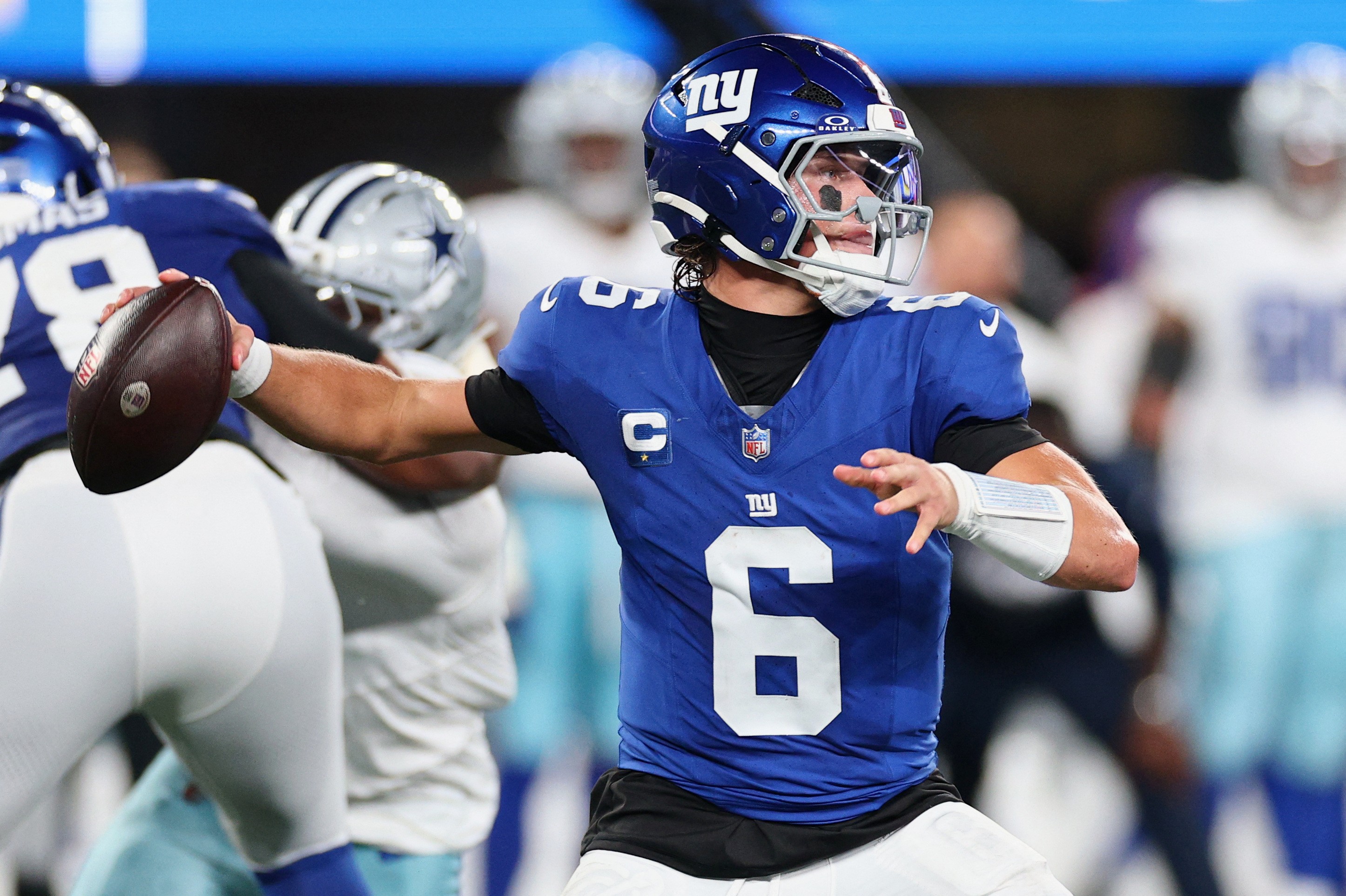 Giants atropelam Cowboys por 28 a 20 e dão início à era Harbaugh com vitória na NFL
