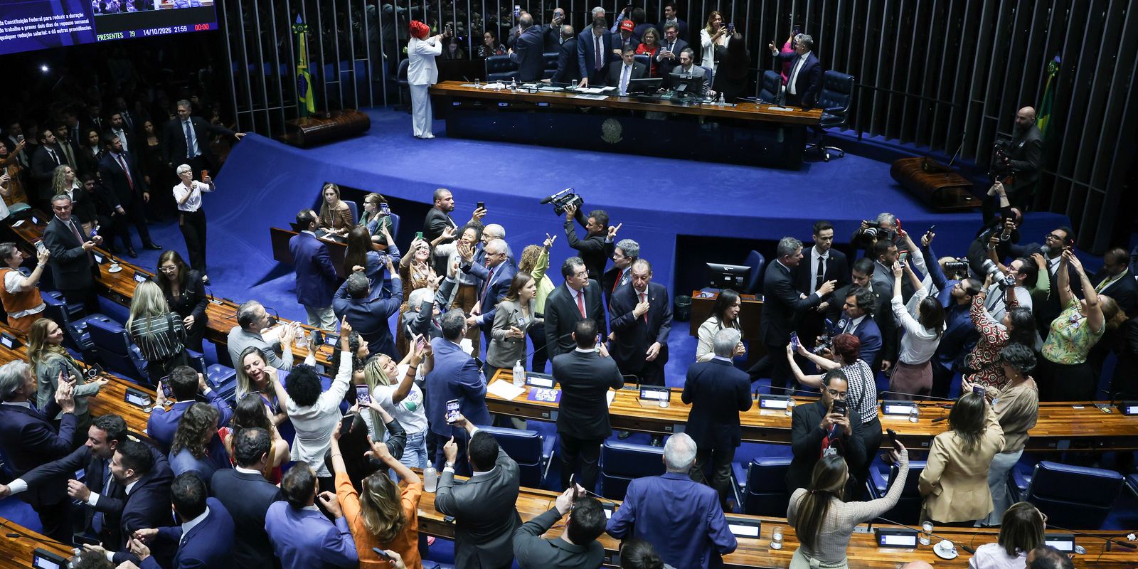 Imprensa global destaca vitória de Lula com aprovação do fim da jornada 6x1