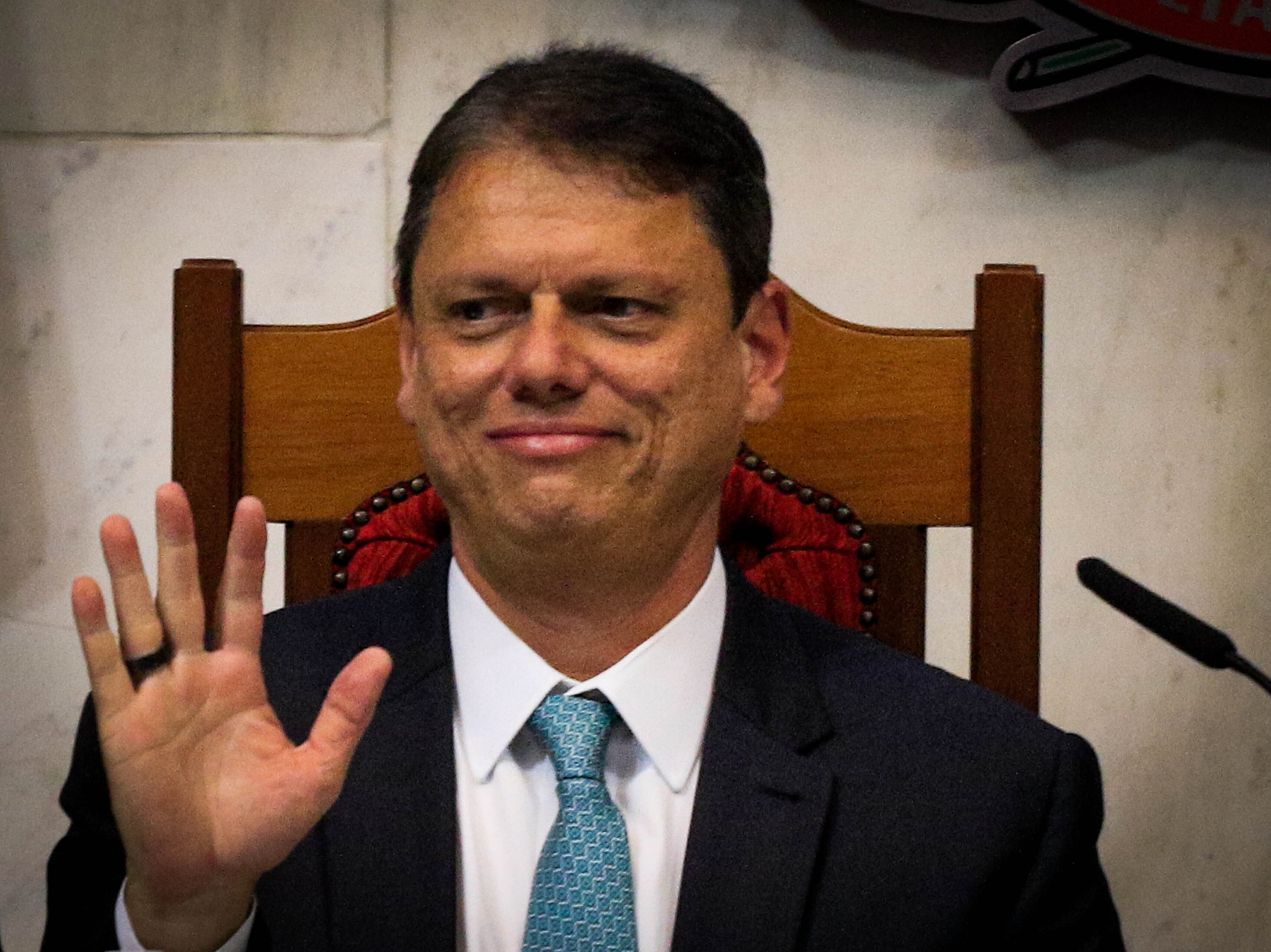 Vox Brasil: Tarcísio de Freitas lidera e venceria em SP no 1º turno com 52,9%