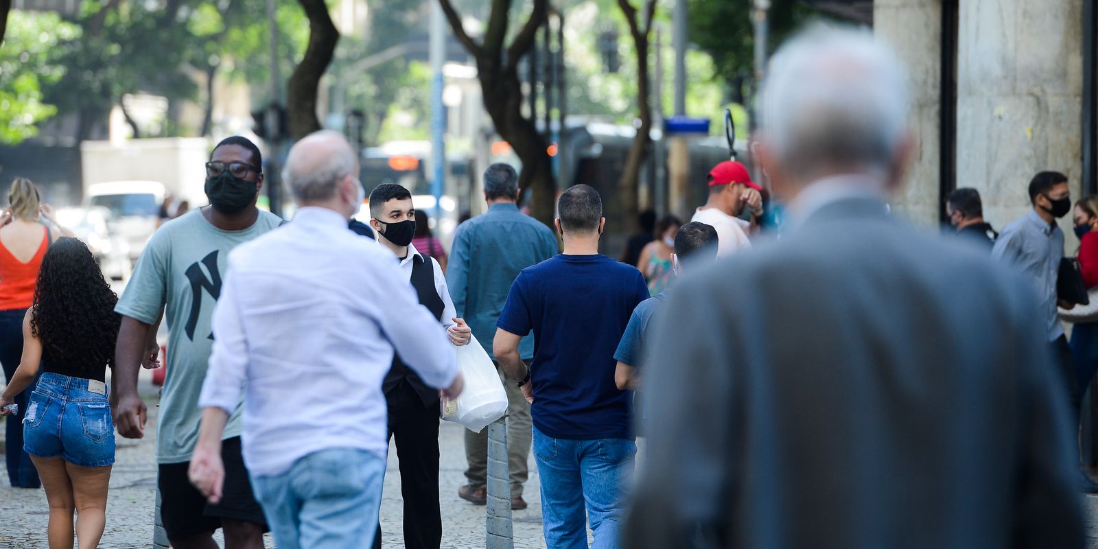 Para 81% dos brasileiros, é essencial que candidatos às eleições acreditem em Deus